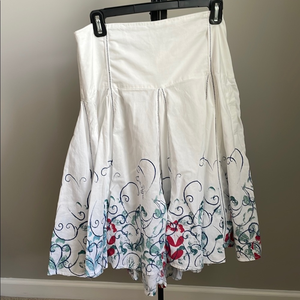 White Knee-Length A-Line Skirt with Pleated Embellishments